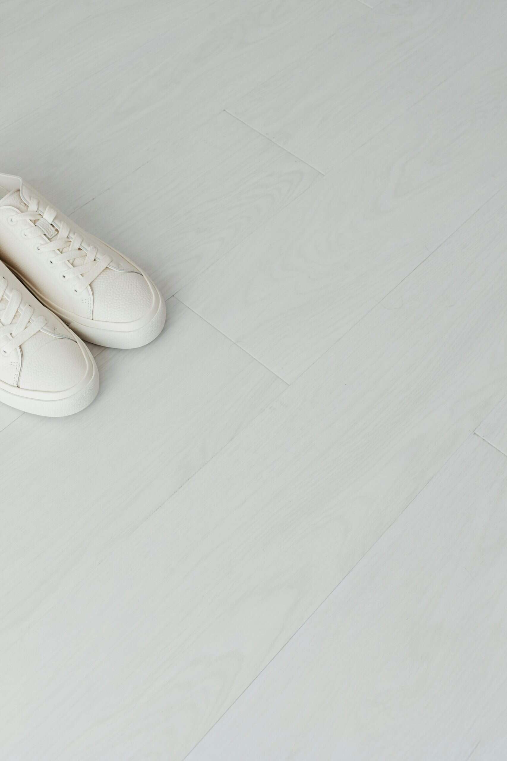 Vinyylilankun asennus Uusimaa | Fixio Oy | Lattiaremontti